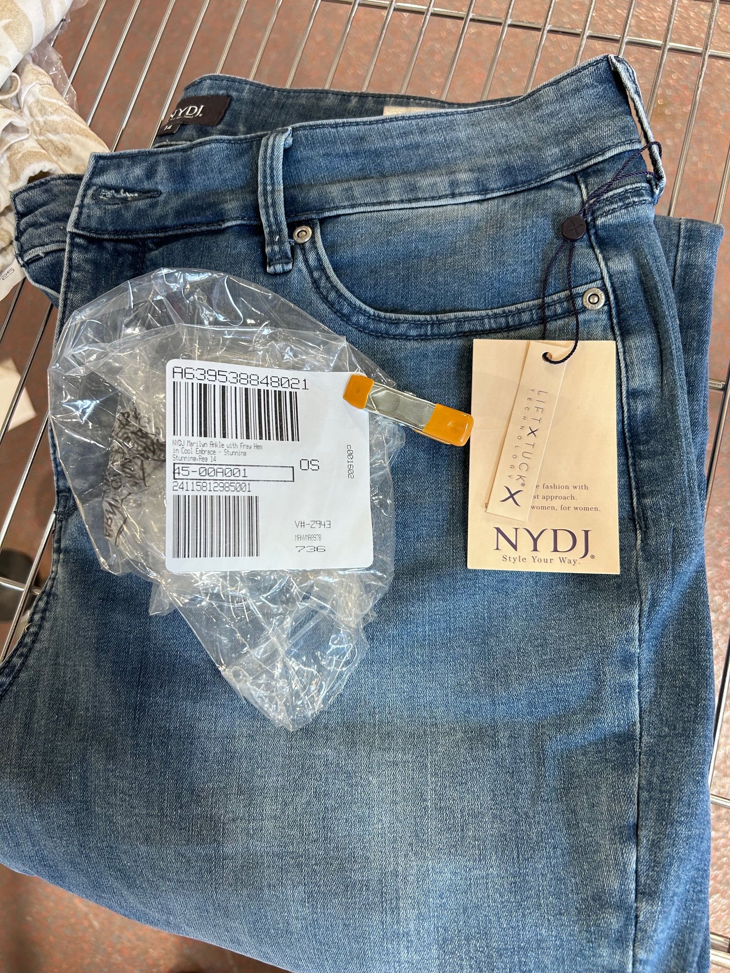 QVC PLUS Size. 250 Pieces.