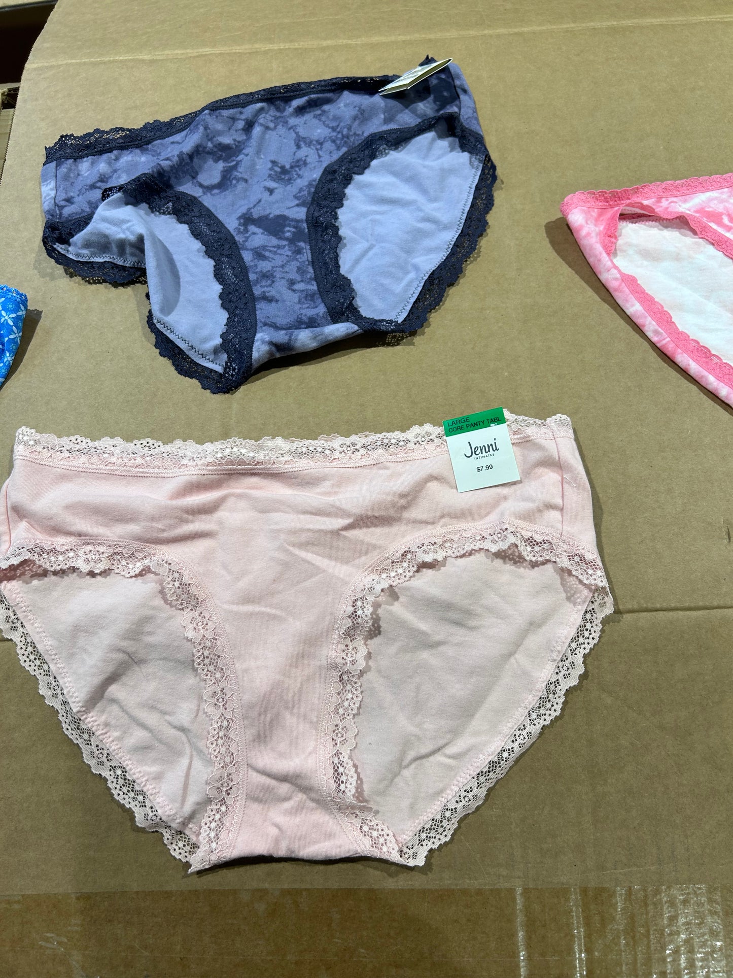 Women's Intimates - 100 Piece