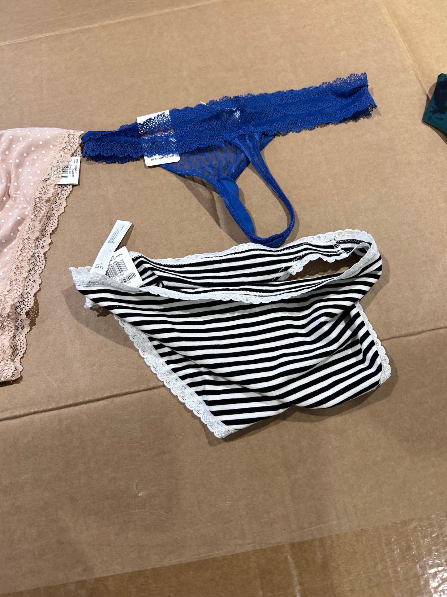 Women's Intimates - 100 Piece