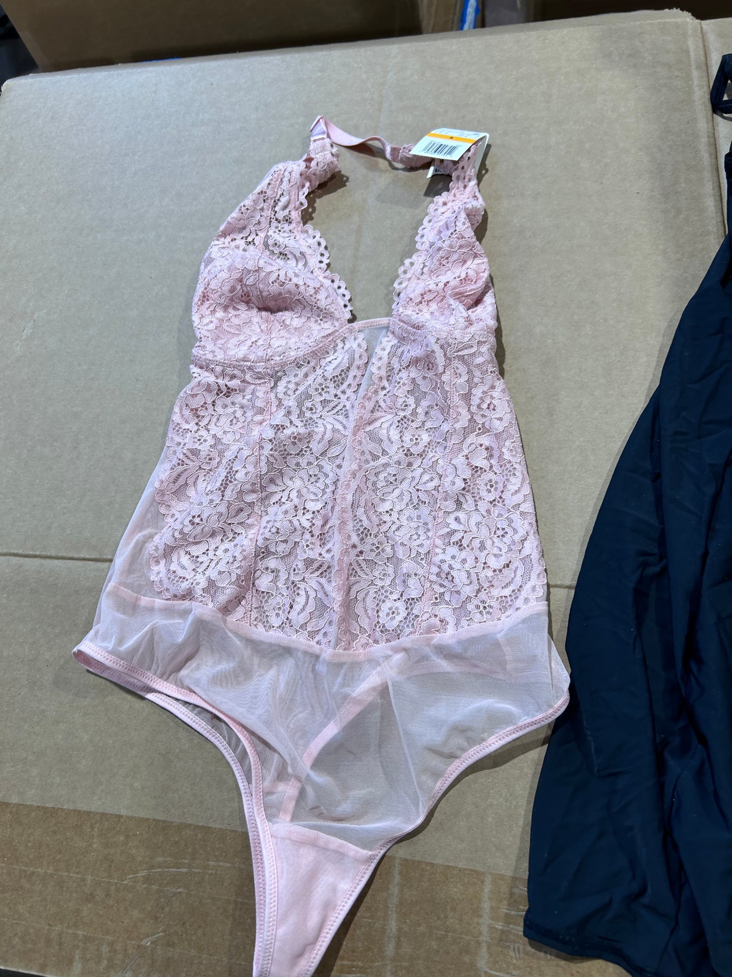 Women's Intimates - 100 Piece