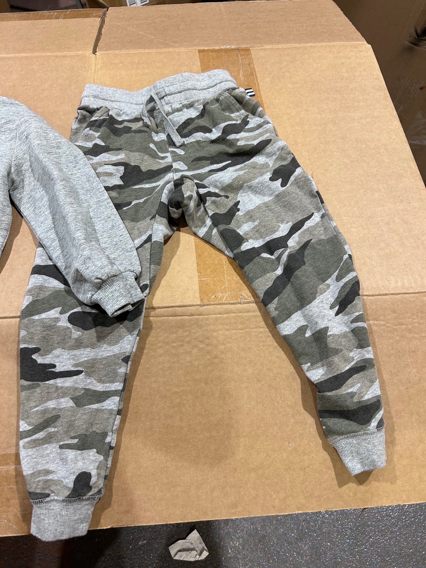 Kids Apparel - 65 Pieces - Levi, Calvin, Guess, etc.