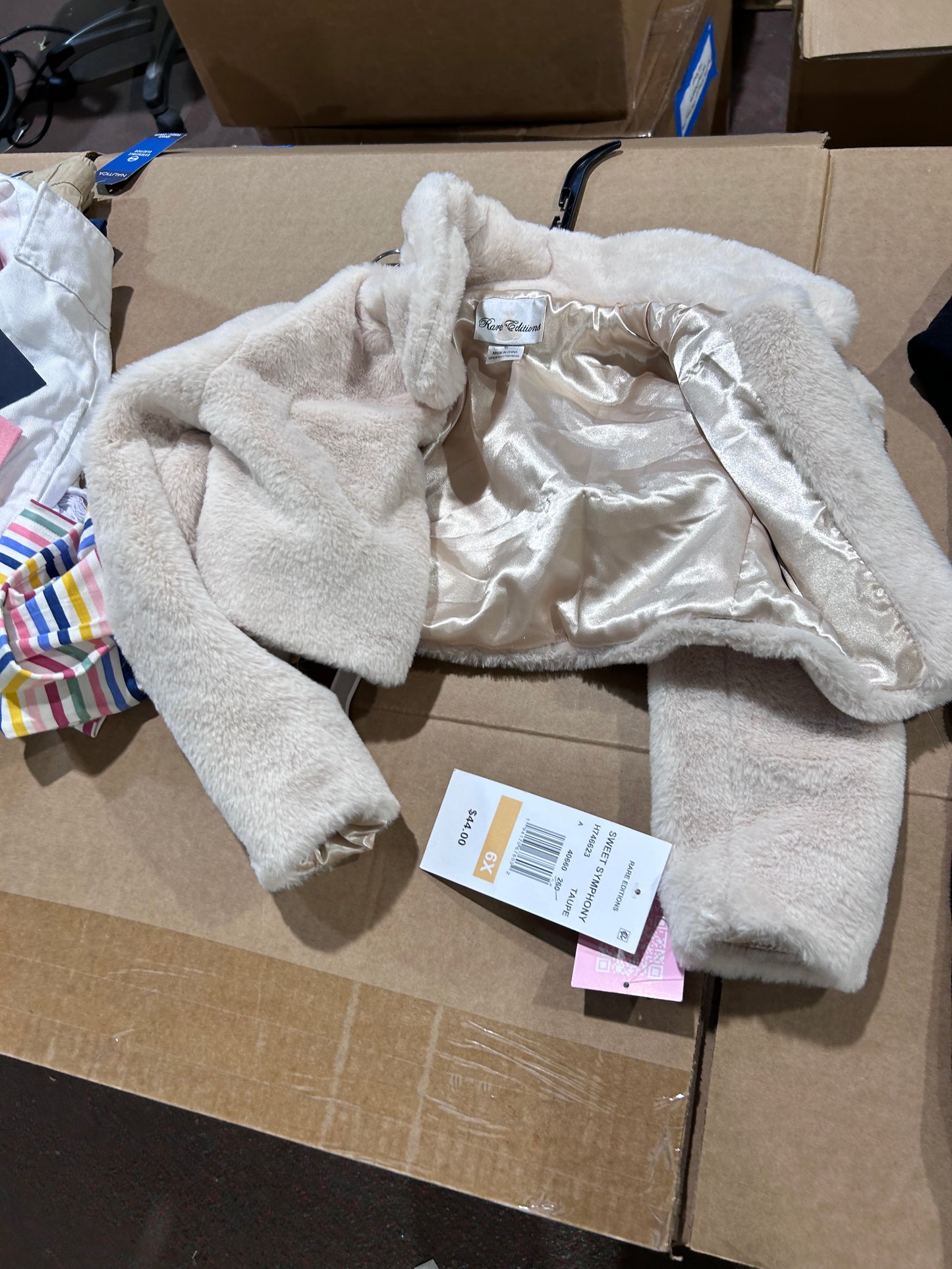 Kids Apparel - 65 Pieces - Levi, Calvin, Guess, etc.