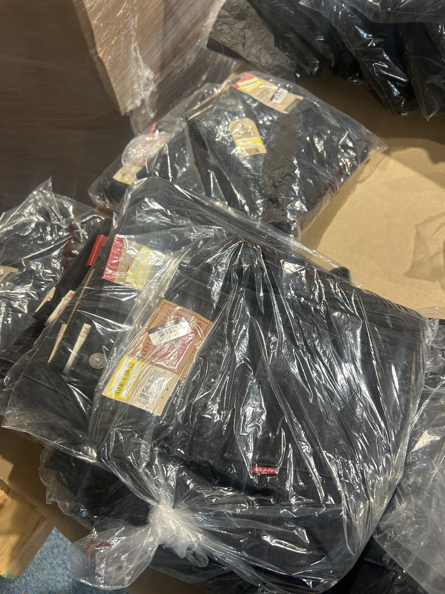 Levi's Jeans Lot - Women 48pc.