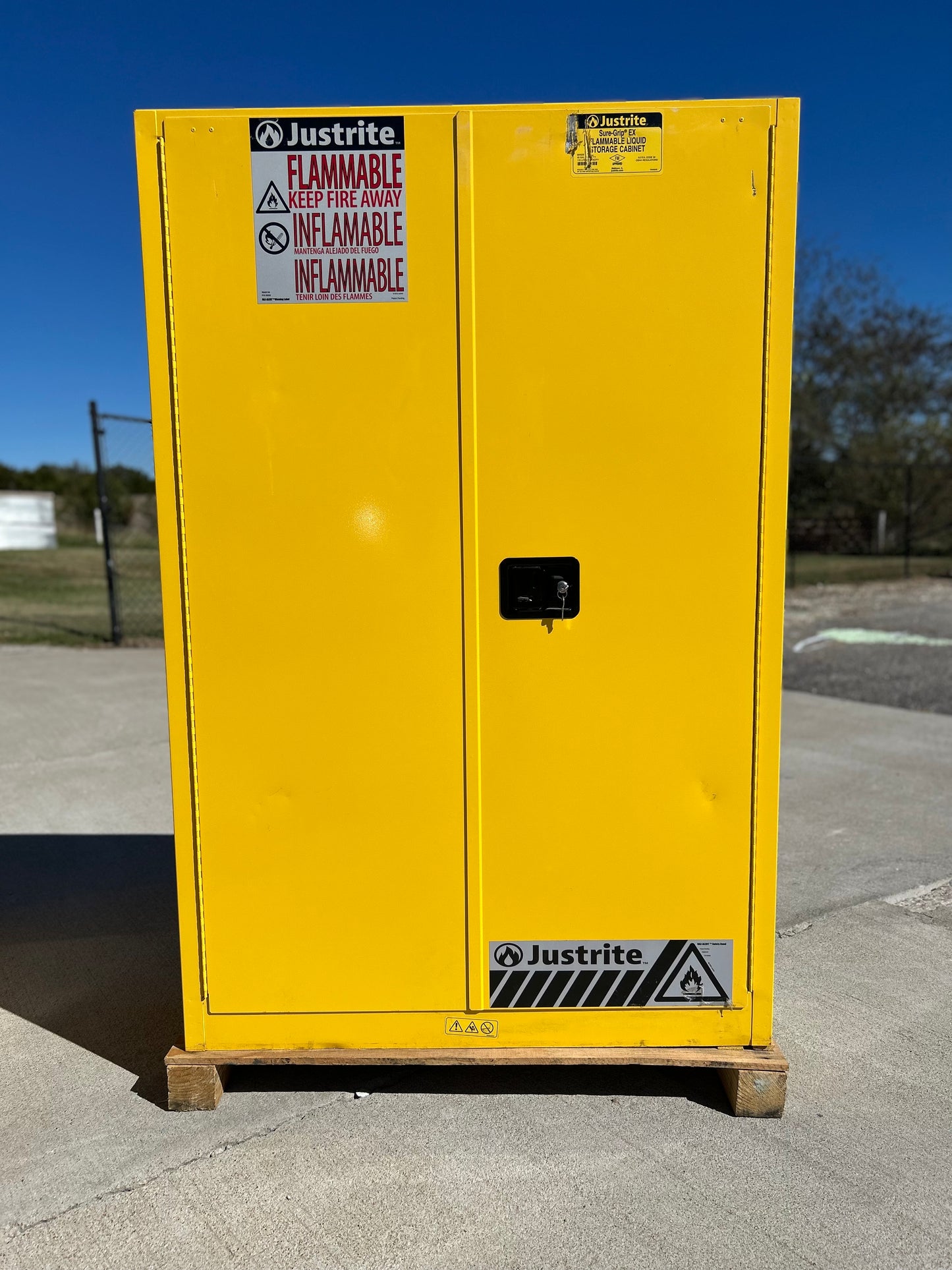 Eagle – Justrite Safety Group 45 Gallon Fire Cabinet 1945X (SCRATCH & DENT)