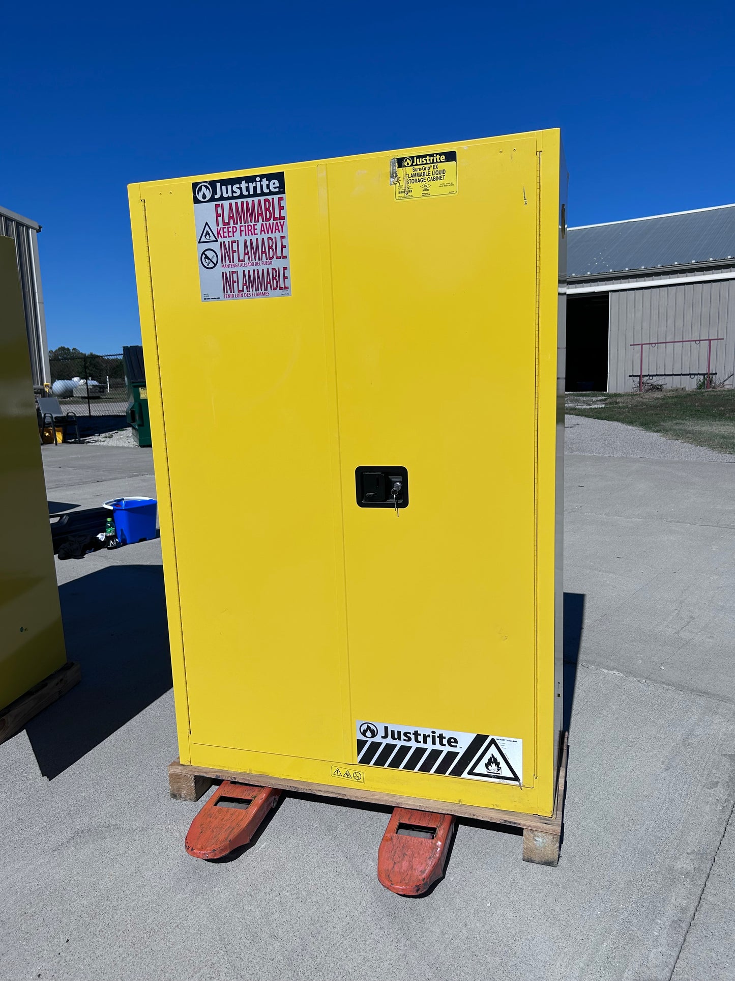 Eagle – Justrite Safety Group 45 Gallon Fire Cabinet 1945X (SCRATCH & DENT)