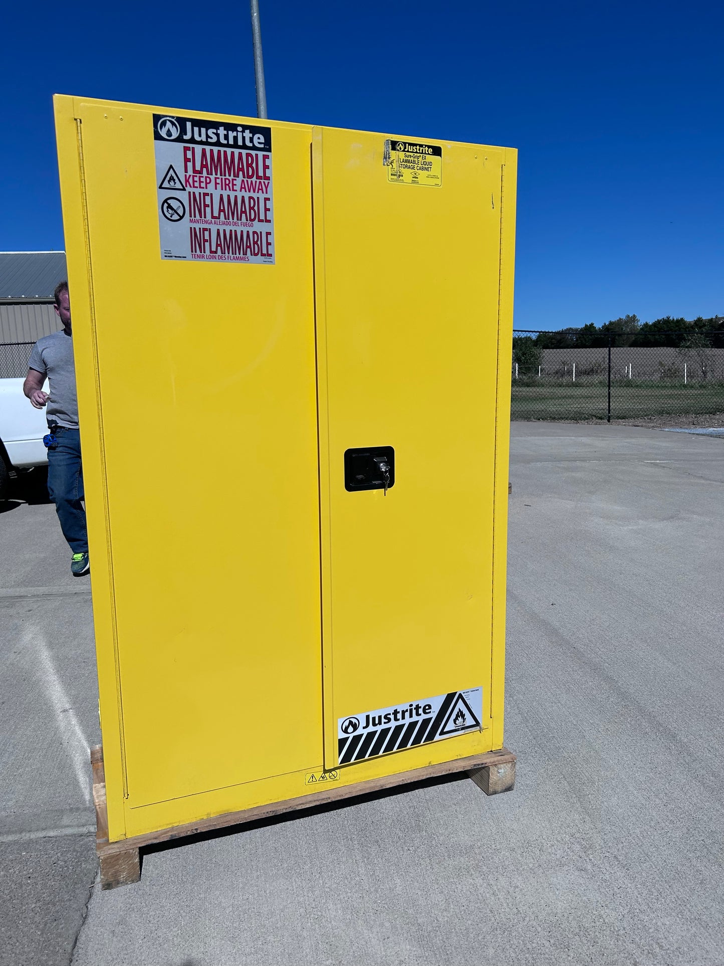 Eagle – Justrite Safety Group 45 Gallon Fire Cabinet 1945X (SCRATCH & DENT)