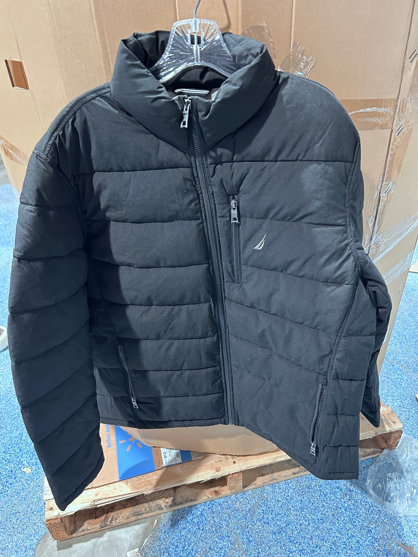 Pallet Lot: Men's Coats & More!