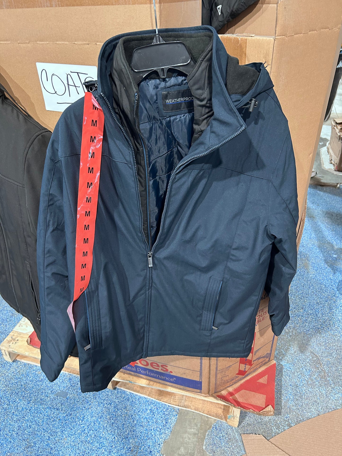 Pallet Lot: Men's Coats & More!