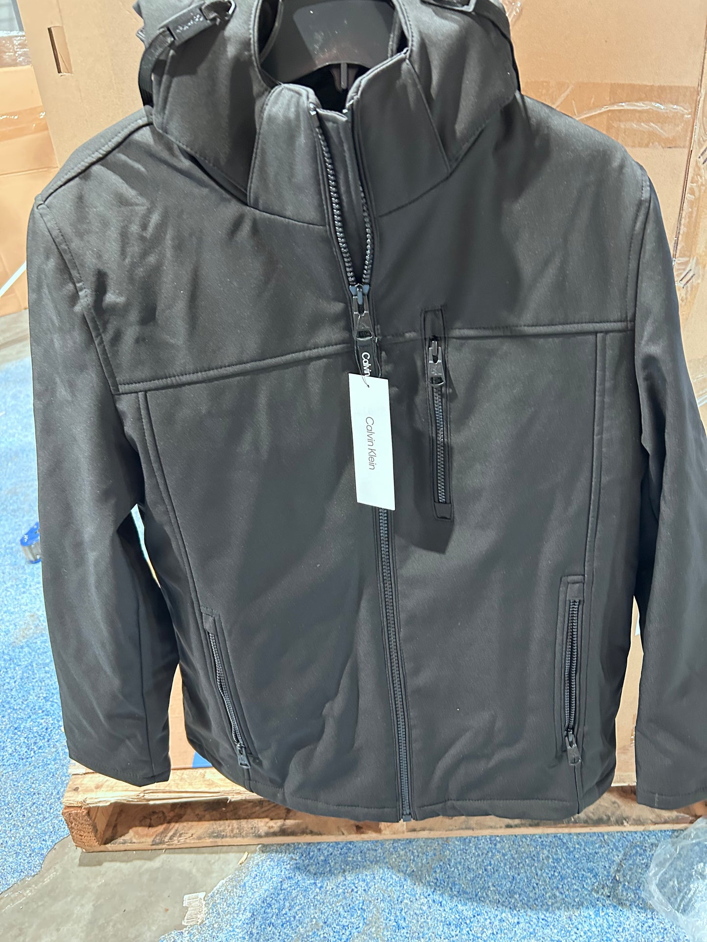 Pallet Lot: Men's Coats & More!