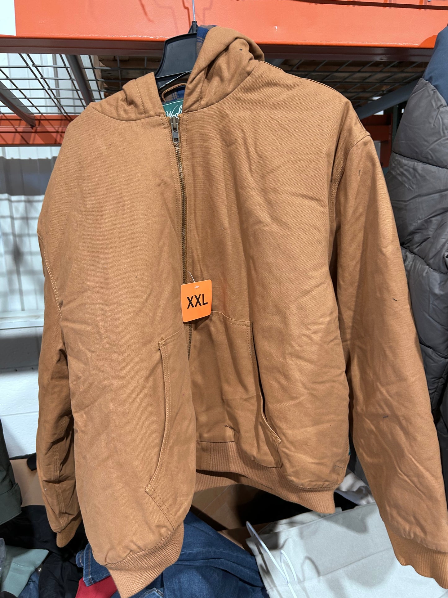 Pallet Lot: Men's Coats & More!