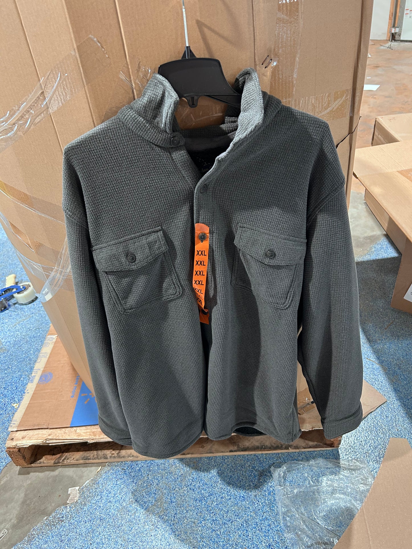 Pallet Lot: Men's Coats & More!