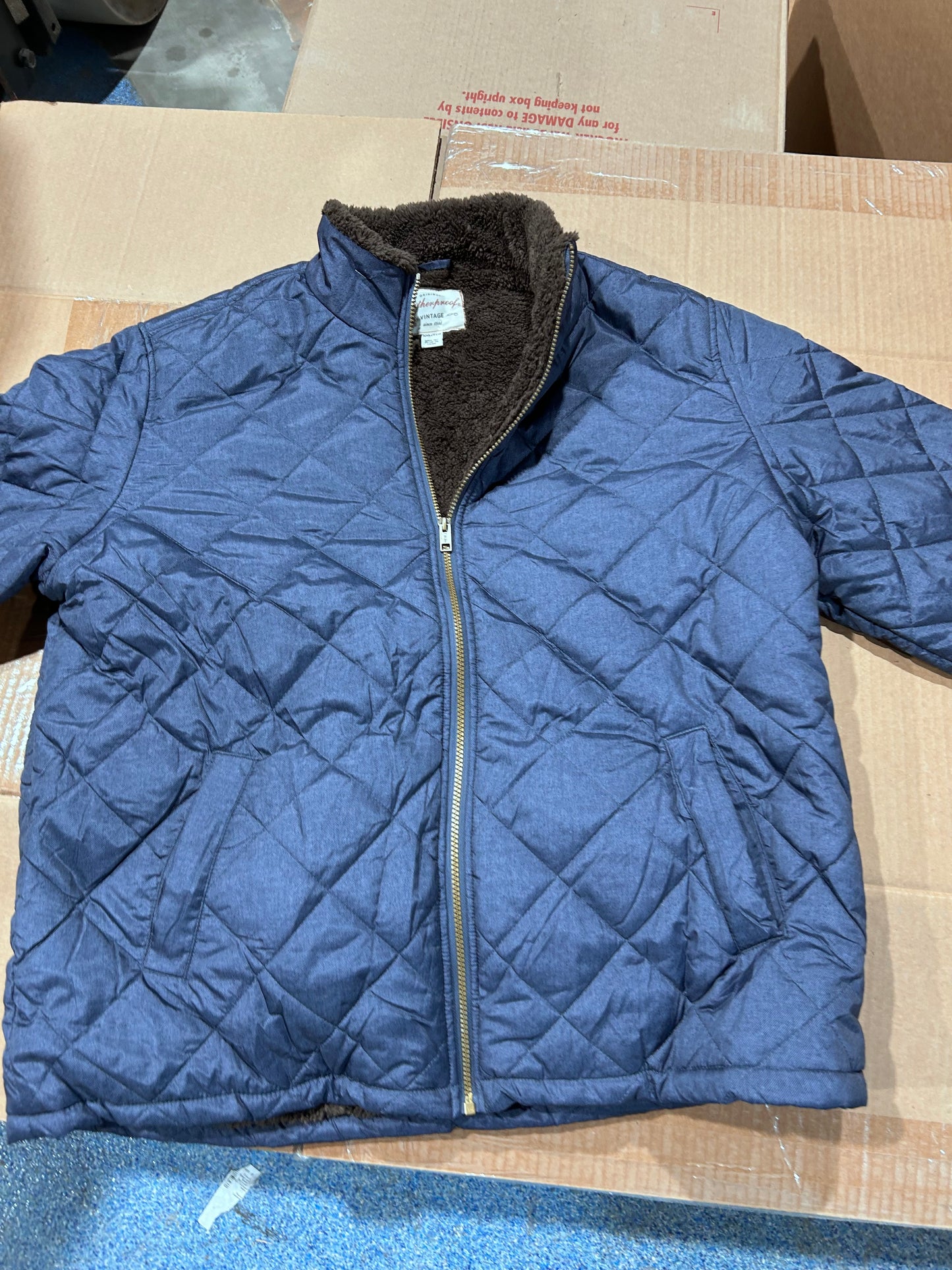 Pallet Lot: Men's Coats & More!