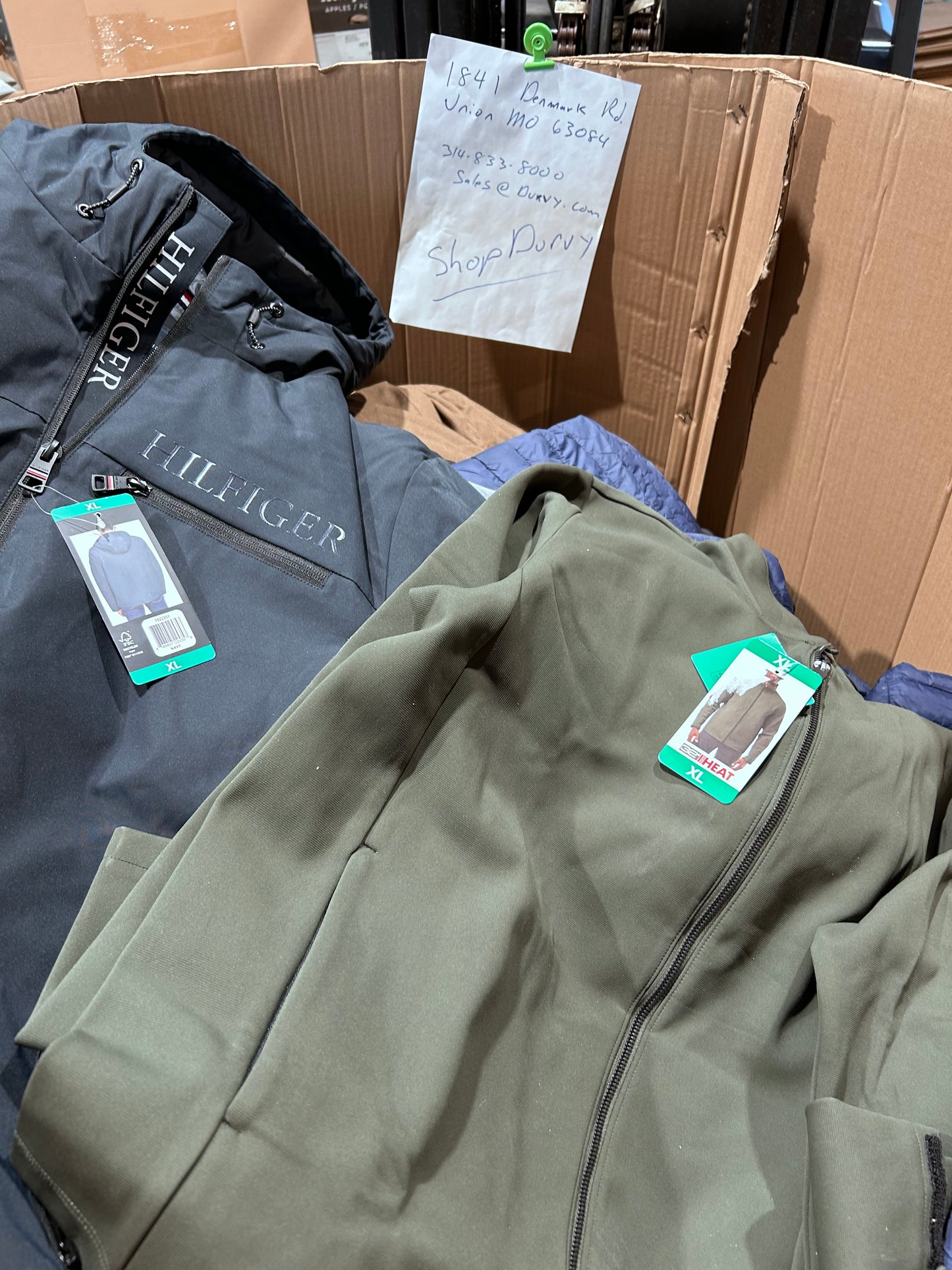 Pallet Lot: Men's Coats & More!