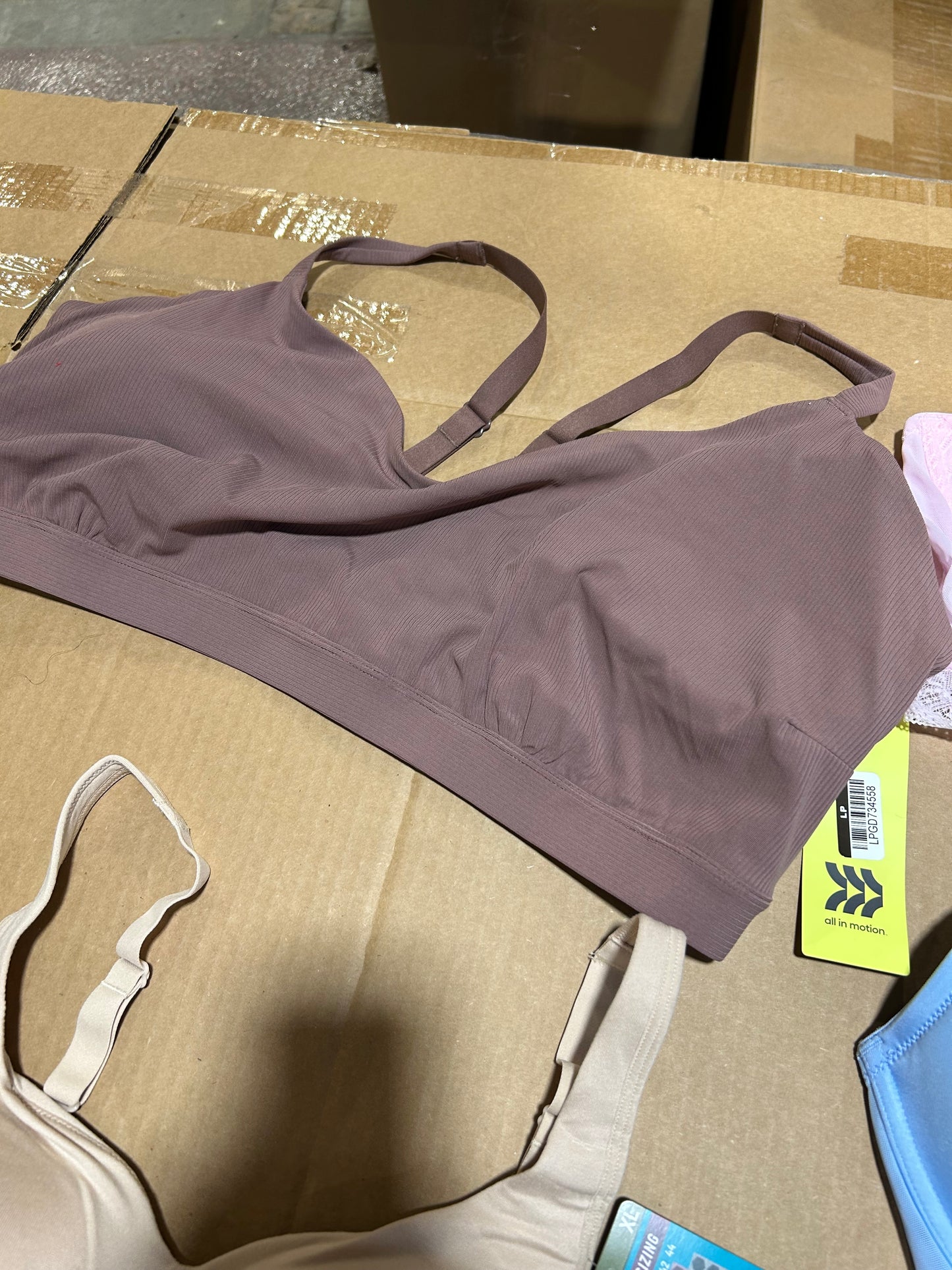 Women's PLUS - Bra's and ShapeWear - 55 pieces.