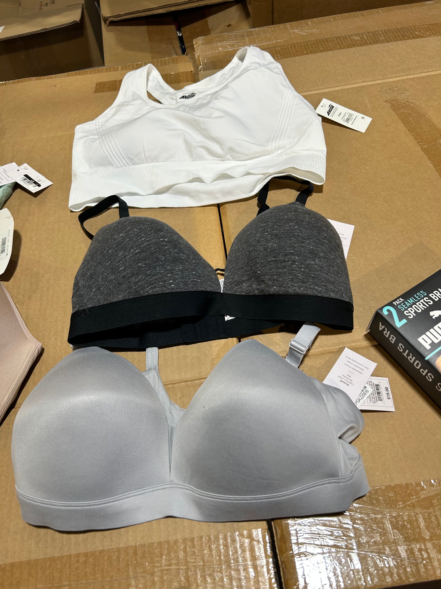 Women's PLUS - Bra's and ShapeWear - 55 pieces.