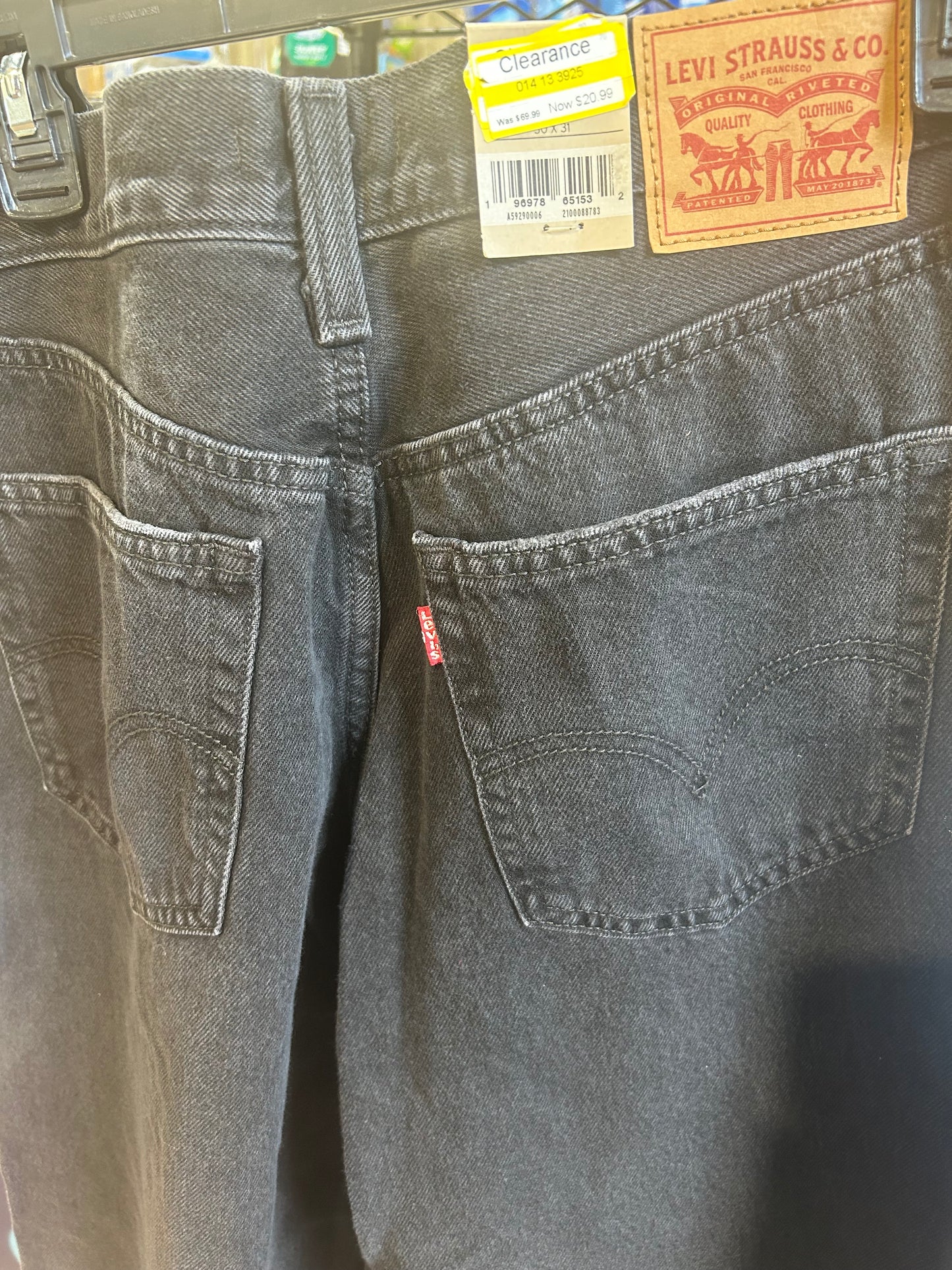 Levi's Jeans Lot - Women 48pc.