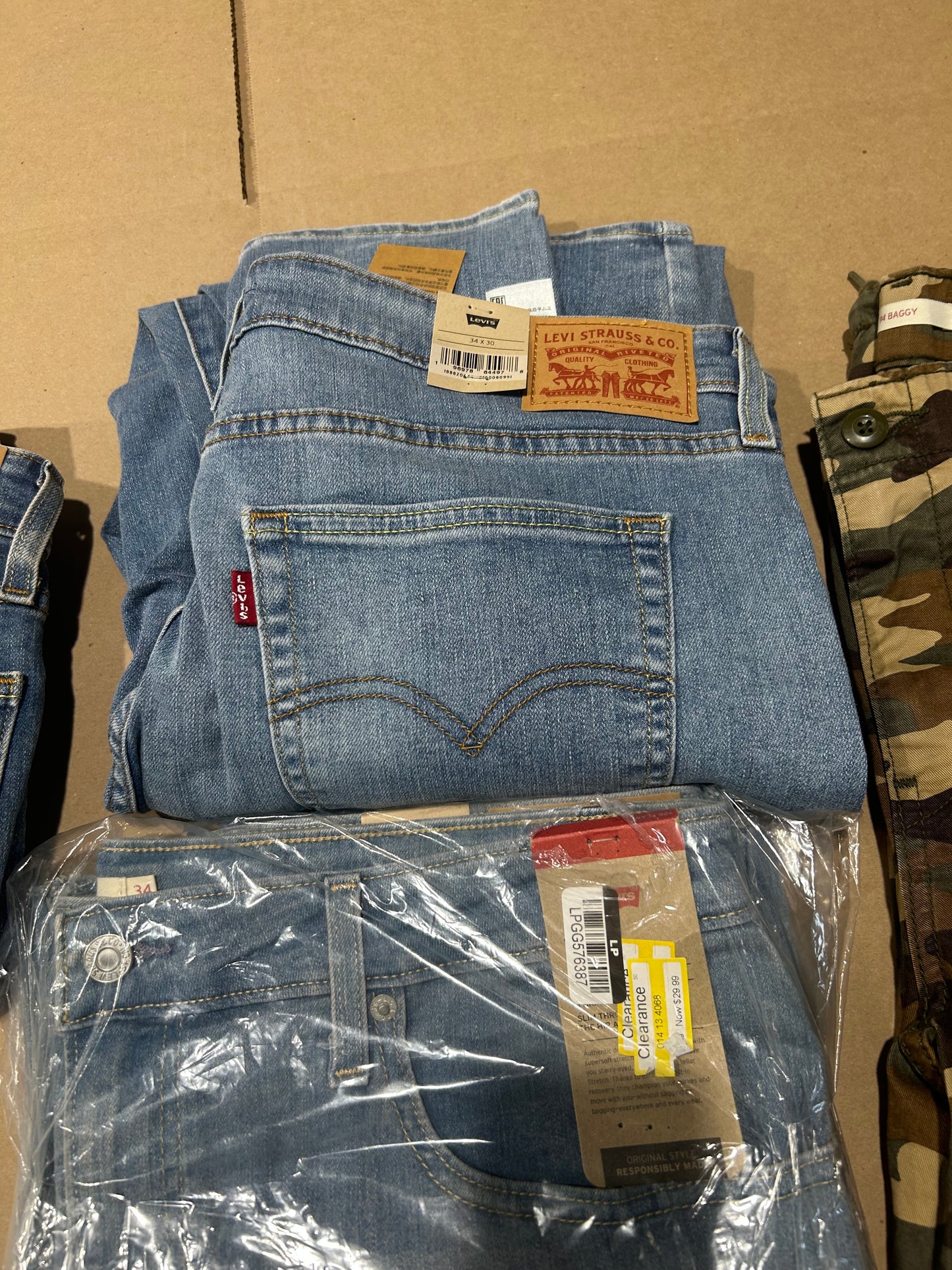 Levi's Jeans Lot - Women 48pc.