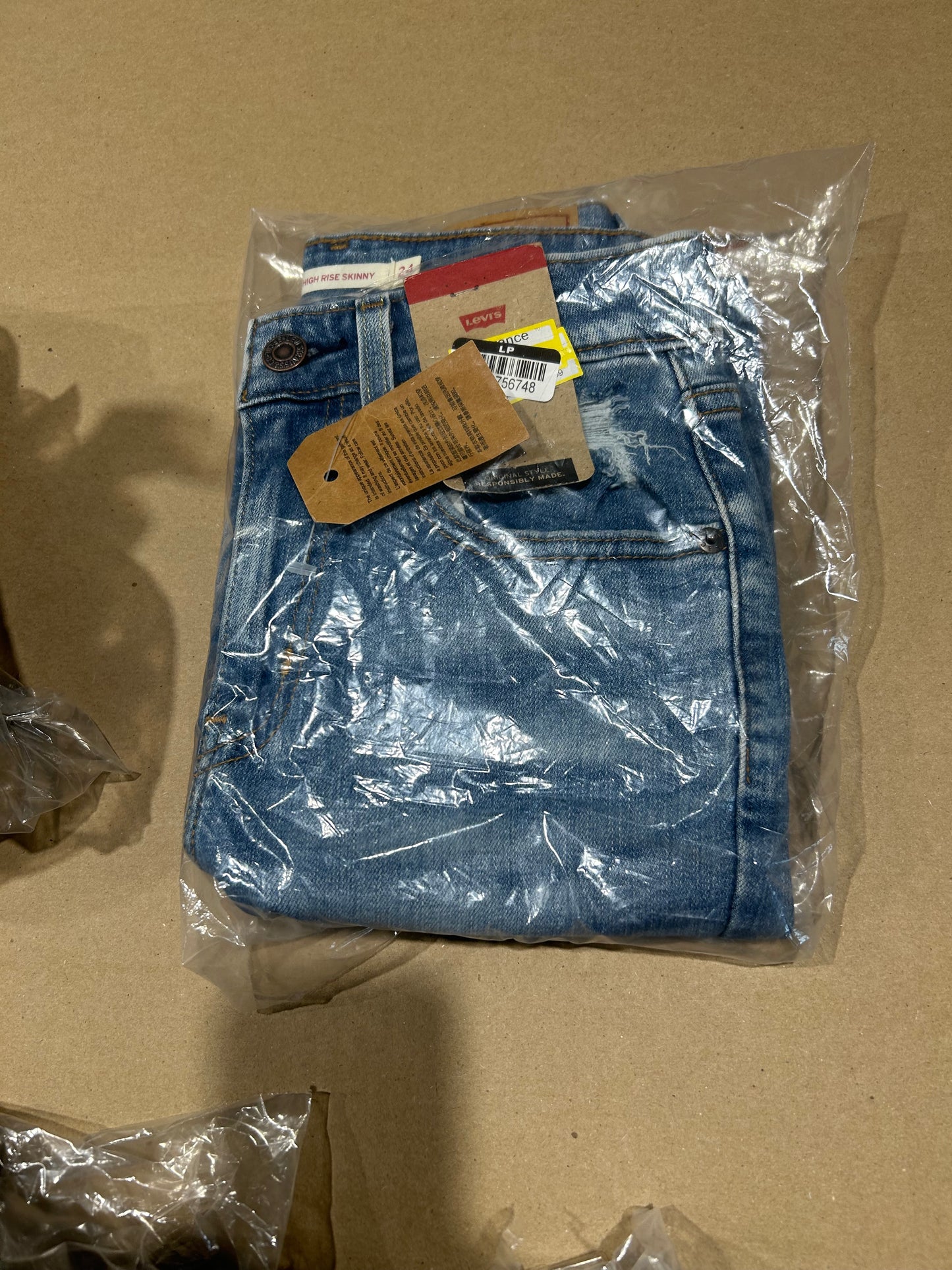 Levi's Jeans Lot - Women 48pc.